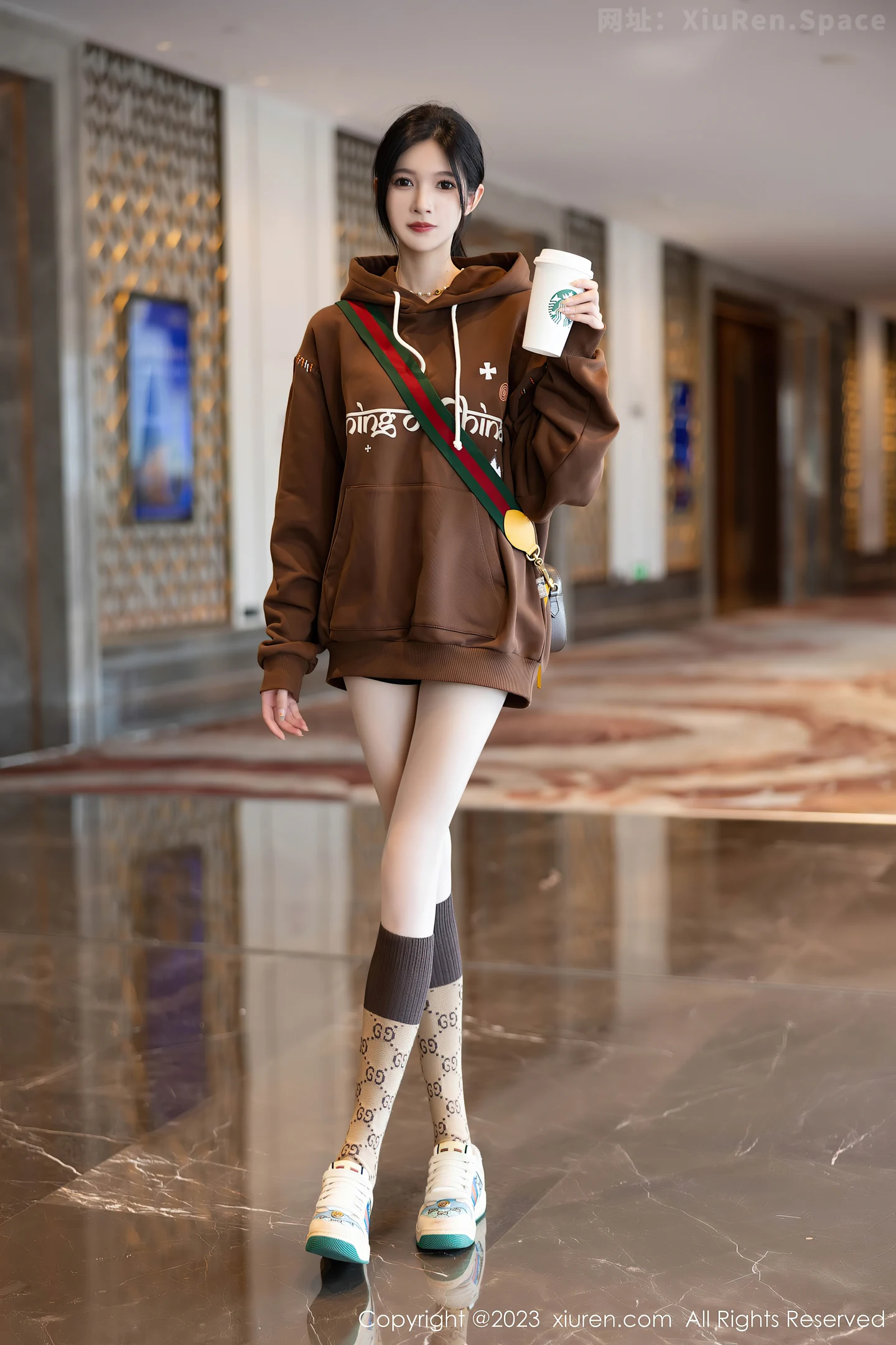 图片[3]-[XiuRen秀人网]VOL.7488 模特程程程咖啡色卫衣露淡红内衣配肉丝袜秀曼妙身姿诱惑写真81P-秀人网官方网站